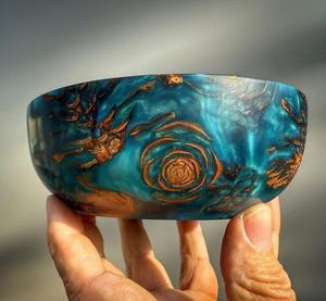 Bol à salade en résine de haute qualité, disponible en plusieurs couleurs et styles de personnalisation, idéal pour servir et comme vaisselle de table. - Product Image 3