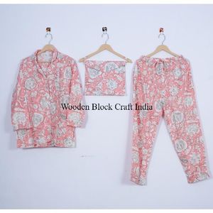 ชุดนอนผ้าฝ้ายพิมพ์ลายดอกไม้แบบเบาสบายสำหรับผู้หญิง เนื้อผ้านุ่มระบายอากาศได้ดี เหมาะสำหรับการพักผ่อน การนอนหลับ และสวมใส่สบายๆ - Product Image 1