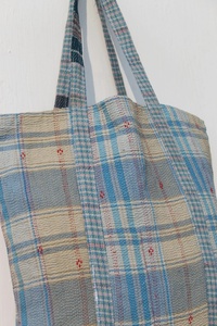 Sac Kantha vintage Sac fourre-tout matelassé Sari Kantha vintage - Product Image 2