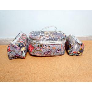 Ensemble de 3 étuis modernes en tissu de coton écologique à imprimé floral pour maquilleuses, fermeture éclair, légers et élégants - Product Image 1