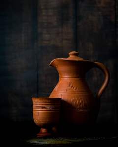 Enfriador de Agua de Barro Ecológico y Sostenible, Hecho a Mano, Dispensador de Agua de Arcilla con Enfriamiento Natural y Base para el Hogar y la Comedor - Product Image 4