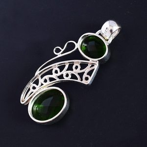 Nouveau pendentif vintage en argent sterling 925 avec pierre verte de péridot naturel, serti clos, design solitaire, bijoux fins - Product Image 1
