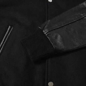 Chaquetas Varsity para Hombre de Alta Calidad con Diseño Personalizado, Mangas de Cuero, Bordado Chenille, Cuello Alto, Listas para el Invierno - Product Image 6