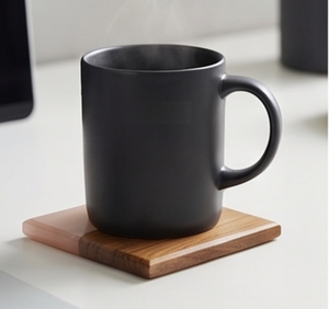 Sous-verres carrés en bois de noyer et résine époxy de qualité supérieure, design moderne pour la maison, l'hôtellerie, la vaisselle, accessoire de table élégant - Product Image 4