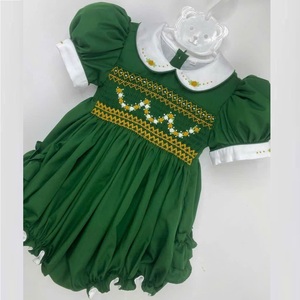 Combinaisons pour enfants avec col blanc et motif brodé à la main du Vietnam - Product Image 4