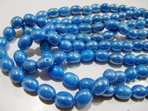 Perles ovales lisses en quartz teinté topaze bleue mystique, 8-10 mm, brin de 8 pouces - Product Image 2