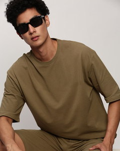 เสื้อยืดคอกลมสีเทาและเขียวแบบคัลเลอร์บล็อกกิ้งสำหรับผู้ชาย พร้อมกางเกงขาสั้น ชุดลำลองสำหรับฤดูร้อน ผ้าถัก ระบายอากาศได้ดี - Product Image 5