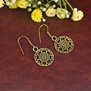 Pendientes de Latón Color Bronceado Natural, Acabado Sólido, Precio de Fábrica al por Mayor, Artículo para Manualidades Metálicas - Product Image 6