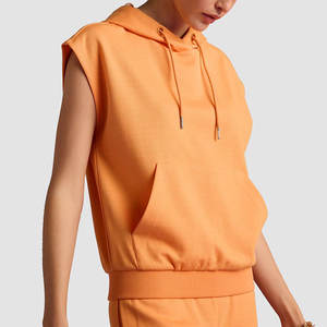 Chaleco con capucha sin mangas para mujer, elegante, OEM, precio mayorista, personalizado, para invierno, corte regular, con cremallera, marca propia, varios tamaños - Product Image 3