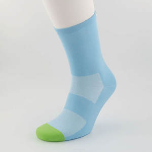 Chaussettes de sport pour hommes, personnalisées, épaisses, à compression, pour le cyclisme, le basketball, de haute qualité, avec logo personnalisé, super élastiques, chaussettes tube OEM - Product Image 3