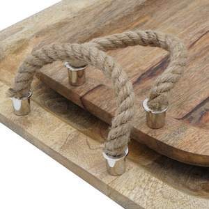 Ensemble de plateaux de service en bois rustique avec construction en bois à grain naturel et poignées robustes en corde de jute pour une prise en main facile et le service des aliments - Product Image 4