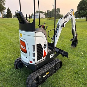 Mini-excavatrice Bobcat E20 avancée offrant des commandes fluides, une puissance hydraulique élevée et une mobilité compacte - Product Image 5