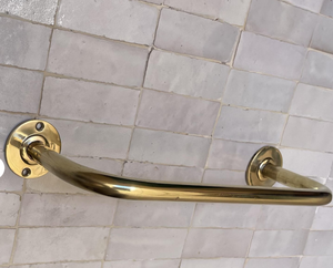 Handcrafted Metal Towel Holder With Golden Color Surface Artisan Work Offering Decorative Accent For Interior Stylish Bathroom - Product Image 1