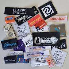 Étiquettes tissées personnalisées en polyester de qualité supérieure, pliables au milieu, pour vêtements – Vente chaude - Product Image 4