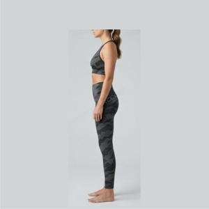 Custom Women's <b>Two</b>-<b>Piece</b> Yoga <b>Set</b> Bra Breathable Quick-Dry Lightweight Shorts Seamless Solid Design Fitness Sports Elastic Waist - Product Image 4