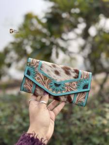 กระเป๋าสตางค์หนังวัวแท้ลายแกะสลักด้วยมือ ดีไซน์ใหม่ทันสมัย ใช้งานได้หลากหลาย สไตล์ตะวันตก - Product Image 4