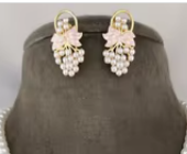 Elegante Juego de Collar y Pendientes con Perlas Chapadas en Oro de la Mejor Calidad, Diseño de Diseñador, para Bodas, Colección para Mujer - Product Image 2
