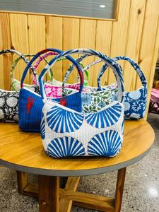 Sac fourre-tout matelassé en coton de luxe, imprimé floral fait main, sac à bandoulière pour femme, sac de shopping, logo personnalisé, qualité export en gros - Product Image 4