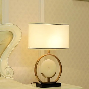 Lámpara de Mesa Geométrica de Lujo con Diseño Artístico de Marco Abierto, Iluminación Ambiental Premium y Atractivo Decorativo Contemporáneo para el Hogar - Product Image 2