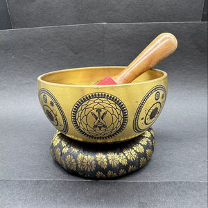 Bol chantant de guérison sonore en métal artisanal avec mallette et coussin, idéal pour la méditation, la pleine conscience et le nettoyage des chakras, en gros - Product Image 1