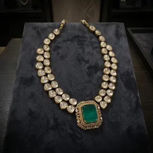 สร้อยคอทองเหลืองประดับเพชรคุณภาพสูงแบบใหม่ พร้อมต่างหู ชุดเซ็ตสำหรับผู้หญิง เหมาะสำหรับงานหมั้น งานแต่งงาน และงานปาร์ตี้ - Product Image 3