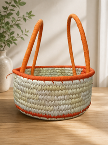 Panier en herbe tressé à la main avec garniture et poignée festives (Beige et orange) – Panier de rangement élégant et écologique en herbe - Product Image 2