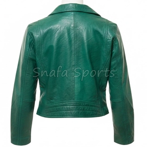 Chaqueta de cuero para mujer de alta costura, pieza de lujo contemporánea diseñada para elevar el estilo diario con una estética moderna y audaz. - Product Image 2