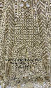 Lehenga Choli de mariée brodé en or avec dupatta en filet, tenue de mariage de luxe pour femmes - Product Image 6