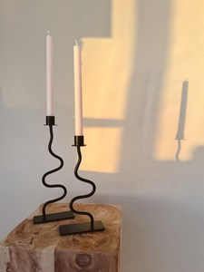 Porte-bougies élégants en fer forgé d'inspiration vintage pour un intérieur rustique de style ferme ou des thèmes de décoration de table de fêtes - Product Image 2