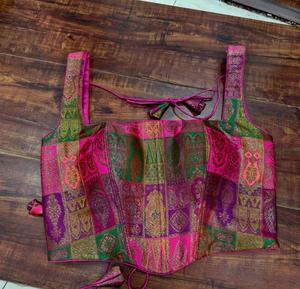 Blusa de Saree Multicolor con Parches de Brocado y Diseño de Amarre en la Espalda - Product Image 1