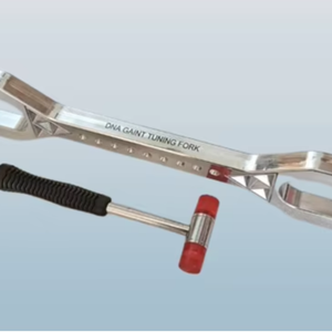 ส้อมเสียงขนาดใหญ่พร้อมกุญแจ DnA (256 เฮิรตซ์ และ 487 เฮิรตซ์) สำหรับการบำบัดและการทำสมาธิ พร้อมชุดตัวตีเสียง 2 ชิ้น - Product Image 1