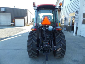 Tractor M5-111 2022, Equipo Premium Listo para Exportación, Suministro a Granel de Alta Resistencia - Product Image 4