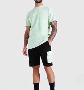 Ensemble T-shirt et short décontracté respirant pour homme, style streetwear, 100 % coton, personnalisable, idéal pour la gym et l'été - Product Image 1