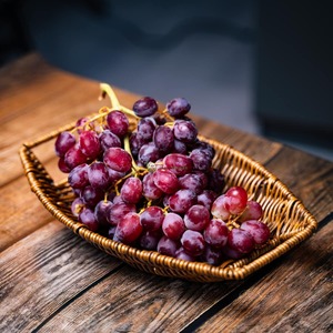 Raisins rouges frais de qualité supérieure, de saison, de type <span class=keywords><strong>Globe</strong></span> Garape, doux, d'Égypte, Crimson Shine, sans pépins, à vendre - Product Image 3