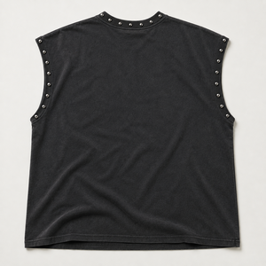 เสื้อกล้ามโอเวอร์ไซส์ลายกราฟิกแบบกำหนดเอง ยูนิเซ็กส์ ผ้าคอตตอนหนานุ่ม ระบายอากาศได้ดี เป็นมิตรกับสิ่งแวดล้อม ตกแต่งด้วยหมุดโลหะ สไตล์สตรีทแวร์ - Product Image 3