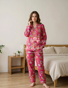 Ensemble de pyjama pour femmes en coton pur de qualité supérieure, imprimé à la main avec des motifs floraux Jaipuri, chemise à manches longues à col boutonné et pantalon de pyjama - Product Image 5