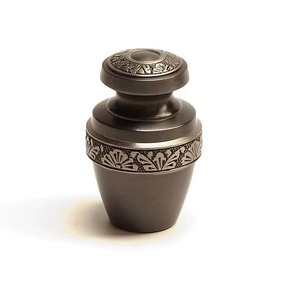 Urne funéraire en métal pour cendres d'adultes, design floral attrayant et mémorable, à prix abordable - Product Image 5