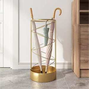 Porte-parapluies moderne en métal doré pour entrée, support rond autoportant en fer avec crochets et plateau d'égouttement - Product Image 1