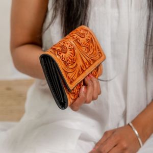 Cartera de cuero genuino de alta calidad con diseño floral hecho a mano, estilo occidental, la más vendida, venta al por mayor - Product Image 2