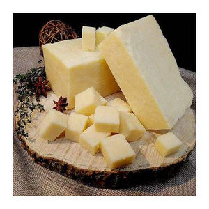 Queso cheddar de alta pureza con condimento de pimienta negra, limpiado, envasado, envío a granel - Product Image 1