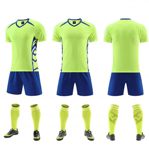 Ensemble d'uniformes d'entraînement de football personnalisés, maillot de football à séchage rapide, shorts, chaussettes, tenue d'équipe pour hommes et jeunes - Product Image 2