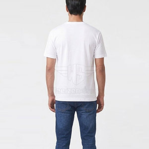 T-shirt homme premium à imprimé graphique, streetwear stylé, coton doux, confortable, décontracté, pour tous les jours, tendance pour la saison estivale - Product Image 2