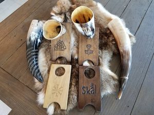Nouveauté : Corne à boire Viking en corne de buffle | Corne à boire viking | Cor à boire avec support en bois, cornes de la meilleure qualité - Product Image 5