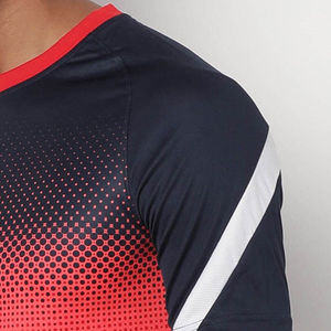 Camiseta de sublimación de nuevo diseño, 100% poliéster, en blanco, muy vendida, camiseta de sublimación con cuello redondo para hombre - Product Image 3