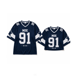 Camiseta de fútbol americano con cuello en V, azul, de malla oversize, unisex, para parejas, estilo Y2K, streetwear, blusa de verano hip hop con estrellas, rayas y números. - Product Image 5