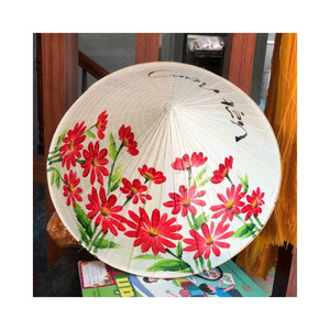 Chapeau conique asiatique en feuille de palmier léger et écologique - Product Image 1