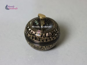 Handmade Brass Apple Shape Decorative Storage <b>Box</b> With Lid Metal Jewelry Candy Gift <b>Box</b> - Product Image 3