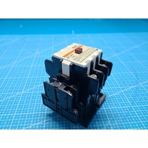 ฟูจิ 4NC1Q0 #   SC-2N[35] คอนแทคเตอร์แม่เหล็กที่ใช้เป็นอะไหล่อุปกรณ์เซมิคอนดักเตอร์รุ่นเก่า - Product Image 1
