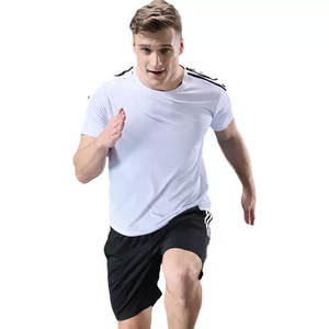 Ensemble décontracté 2 pièces pour homme, respirant, style streetwear, avec imprimés de haute qualité et rayures latérales, t-shirt à manches courtes et short pour l'été - Product Image 2