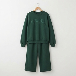 Conjunto Deportivo Oversize Verde Oscuro para Mujer, Sudadera de Cuello Redondo y Pantalones Jogger de Pierna Ancha, Ropa Deportiva Casual de Dos Piezas - Product Image 1